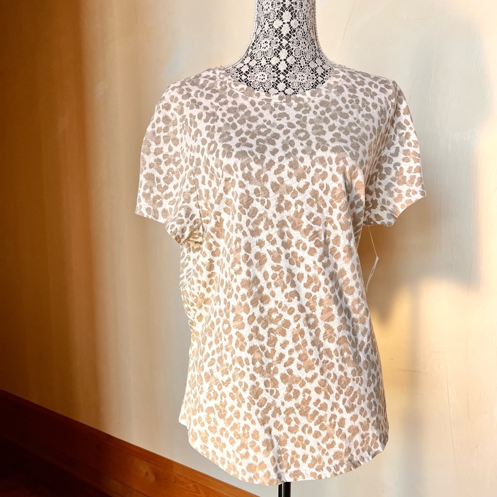 Old Navy t-shirt NWT
